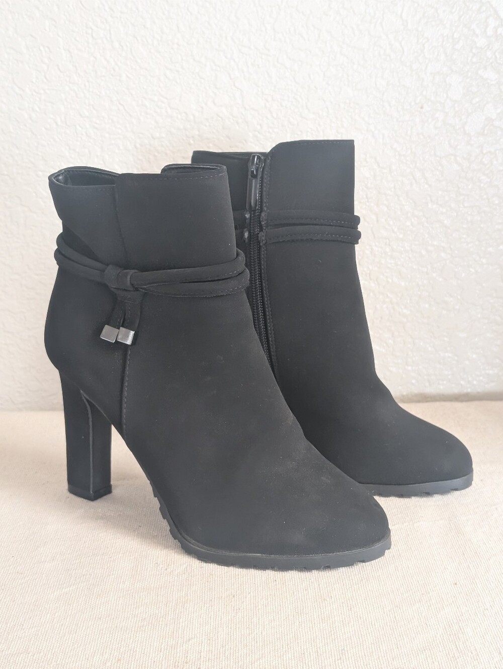 Impo Olauren Women's 5.5 Ankle Booties Black Suede Heels City Classic Modern